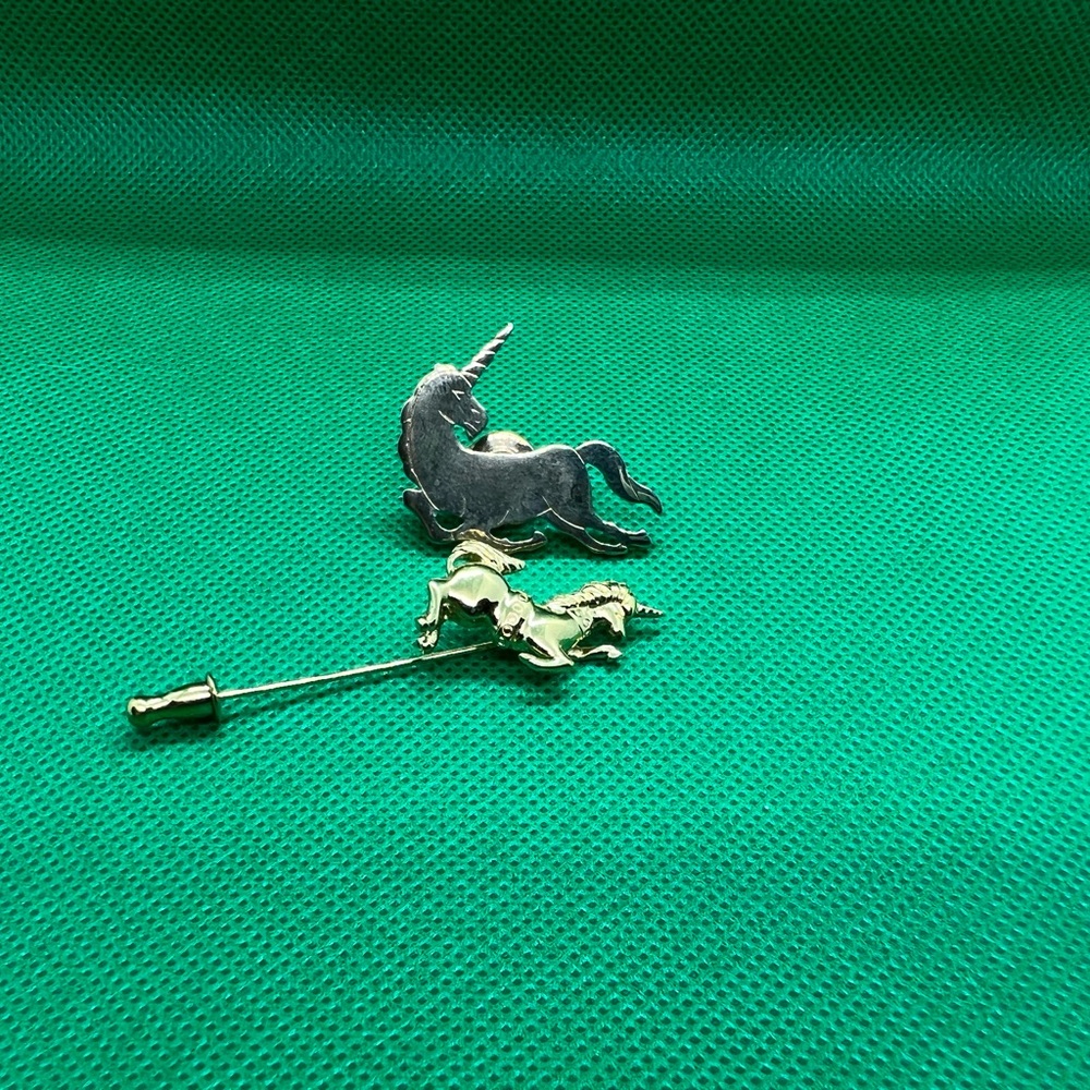 New Vintage Unicorn Pins (set of 2) Gold Tone